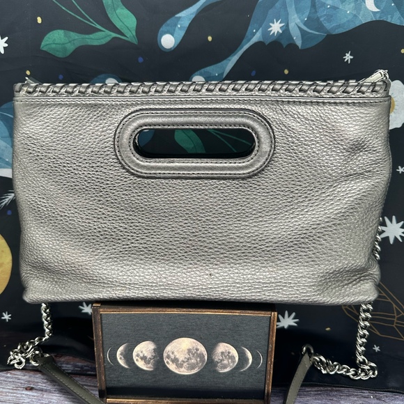 MICHAEL KORS | Chelsea Metallic Silver Whipped Bag - Picture 5 of 8